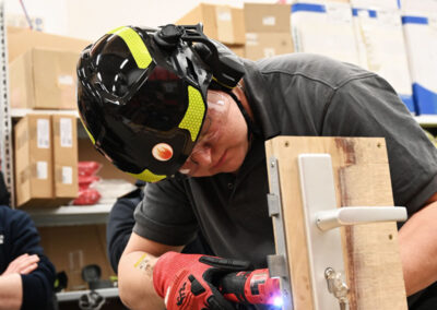 Schließzylinder Fräsen Geradschleifer Tür öffnen Feuerwehr