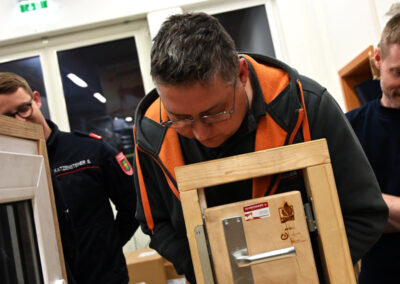 Türöffnung Schulung Schlossmechanismus Feuerwehr Scheureder